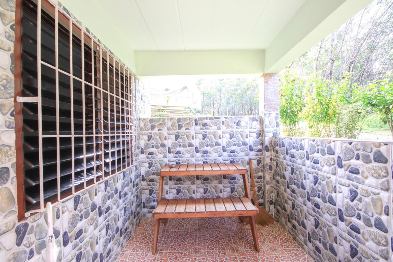 Oyo 75373 Chamil House Hotel Nai Harn Екстериор снимка