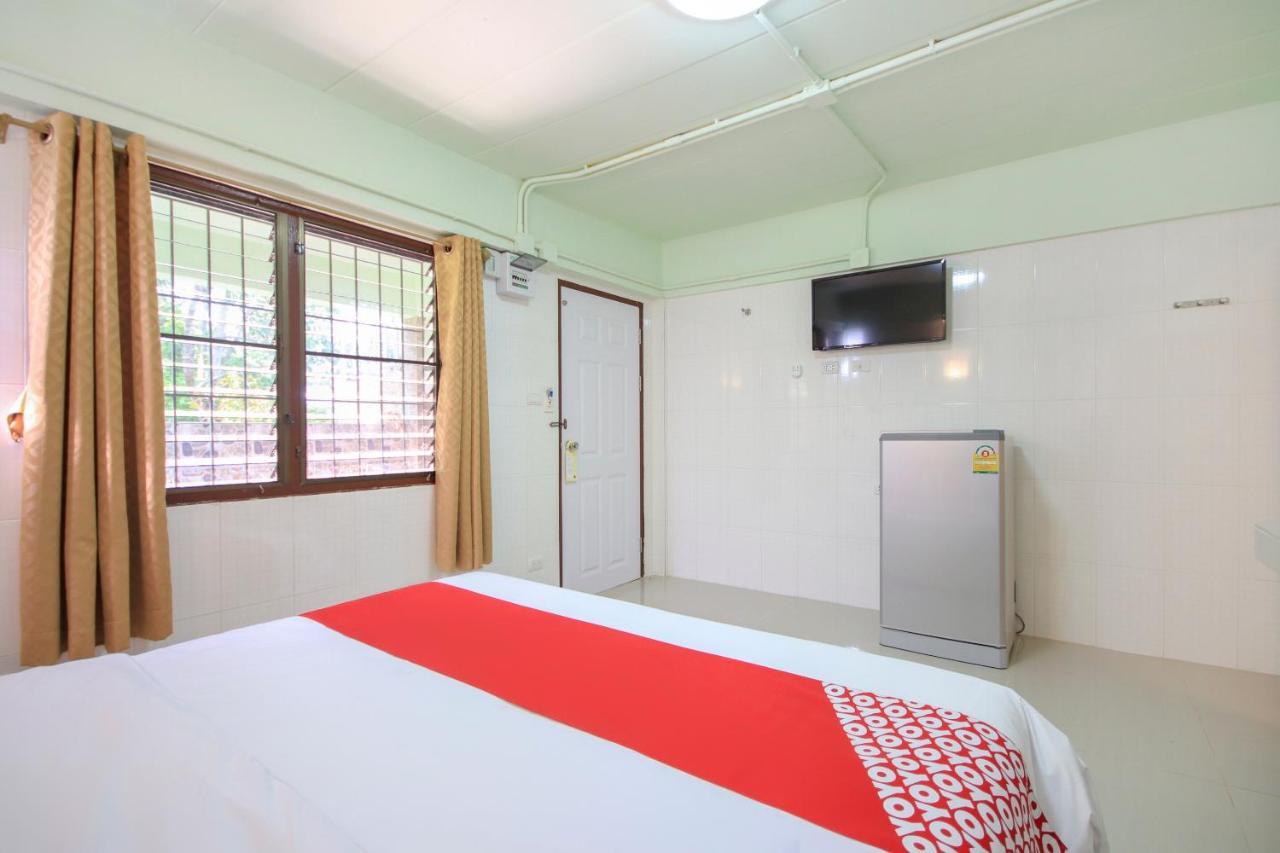 Oyo 75373 Chamil House Hotel Nai Harn Екстериор снимка
